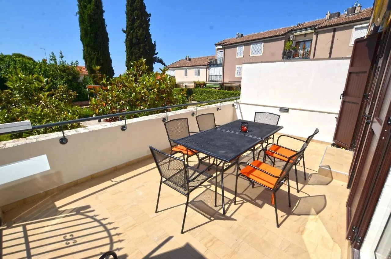 Apartment Max Rovinj 0*,